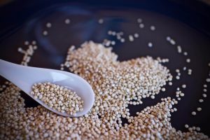 quinoa beneficii pentru sanatate, calorii, valori nutritionale